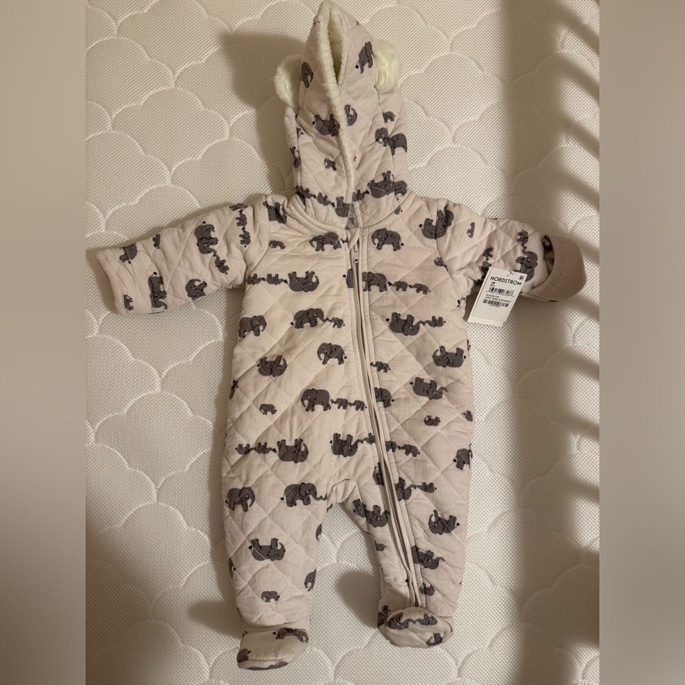 Adorable Elephant Print Hooded Baby Onesie